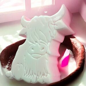 Vanilla Soap handmade LARGE 4x3 7oz cow shea butter goats milk vitamins